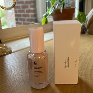[new in box] GLOSSIER futuredew oil/serum hybrid